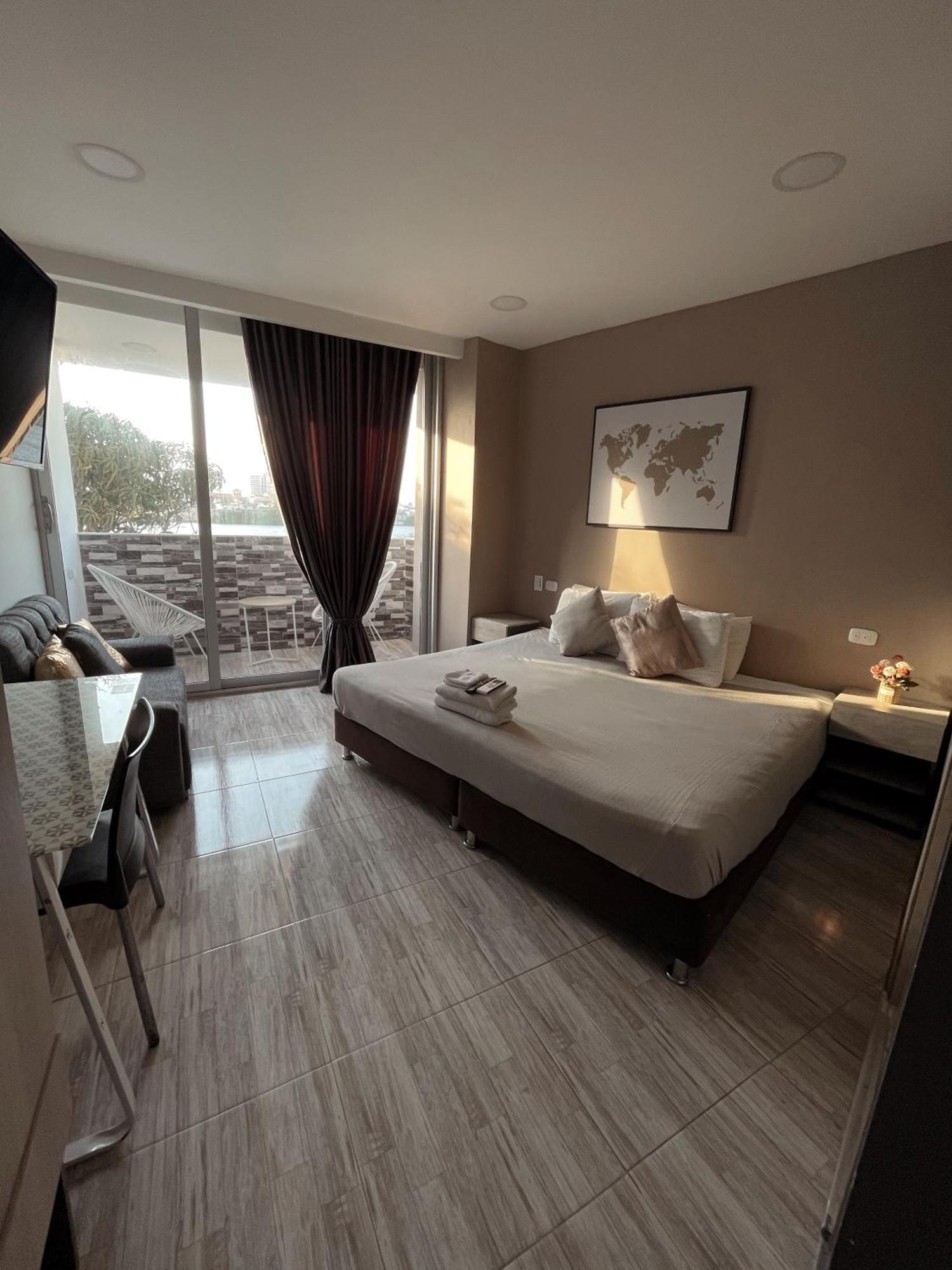 Suite Con Balcon Cerca Al Centro Картахена Экстерьер фото